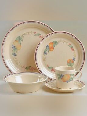Vintage Corelle Abundance 24 Pc Dinnerware Set Service for 4 Fruit